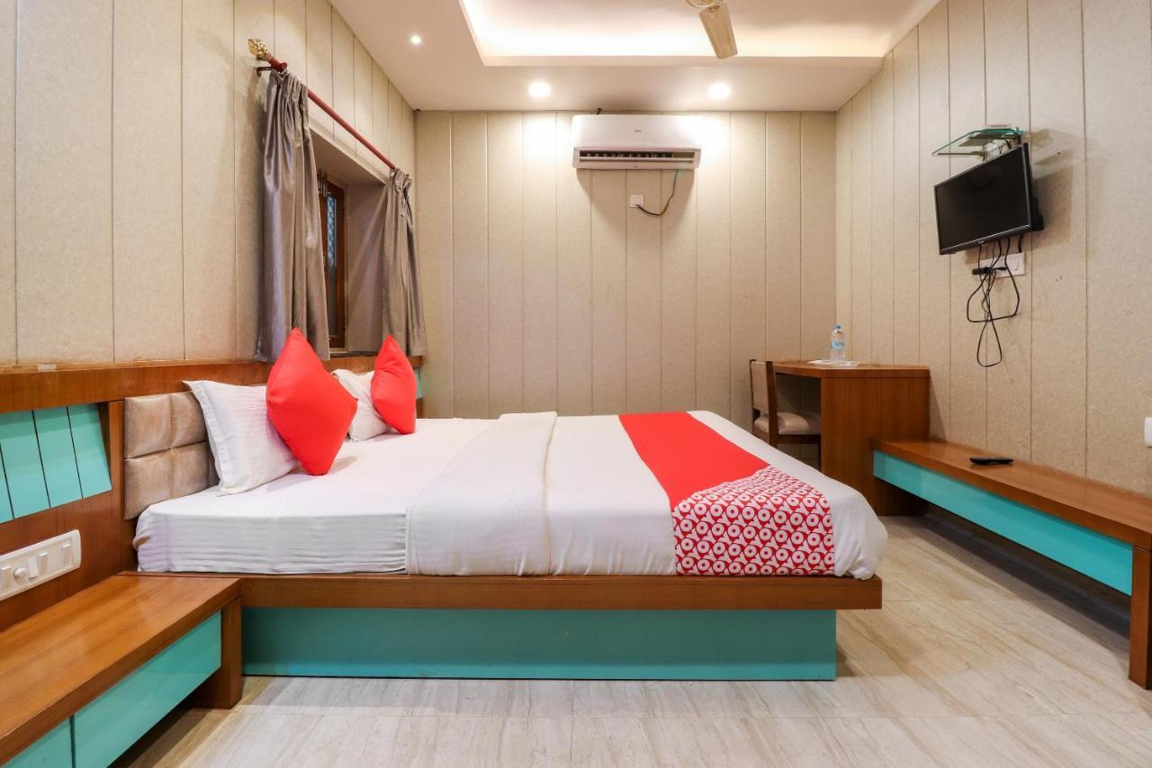 Oyo 26781 Hotel Raghupati Ayodhya Exterior foto